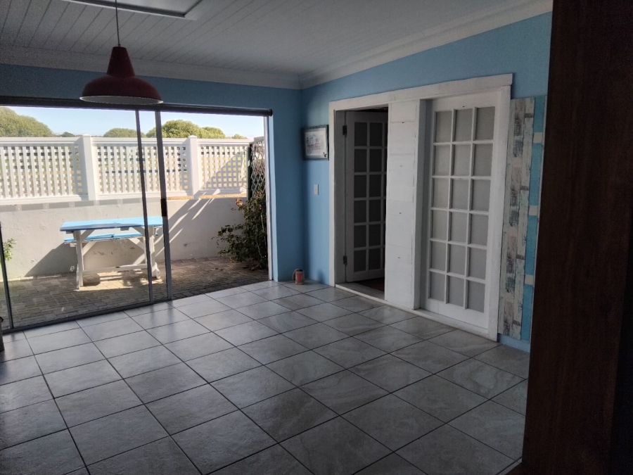 9 Bedroom Property for Sale in Country Club Western Cape